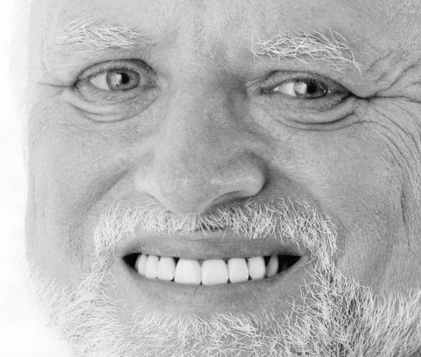 Улыбающийся дед Гарольд