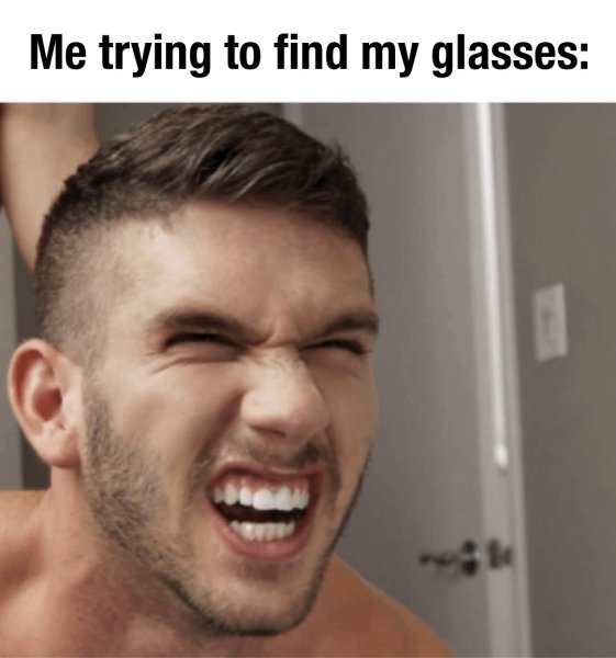 Парень щурится Мем