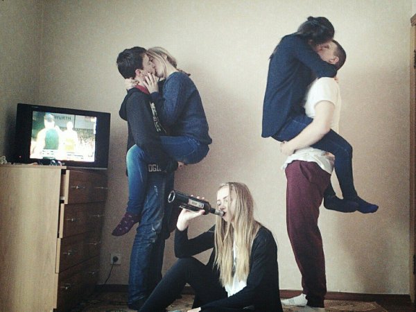 Люди развлекаются