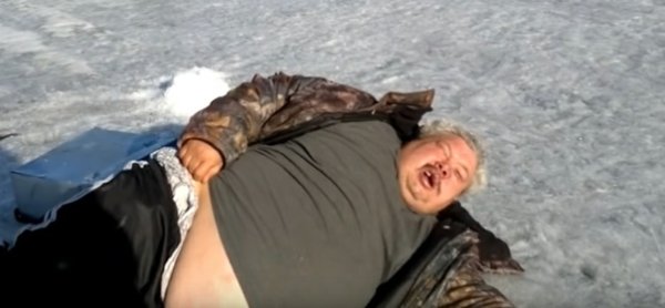 Мужик на льду