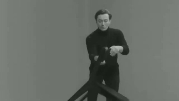 Реклама со стулом Безруков