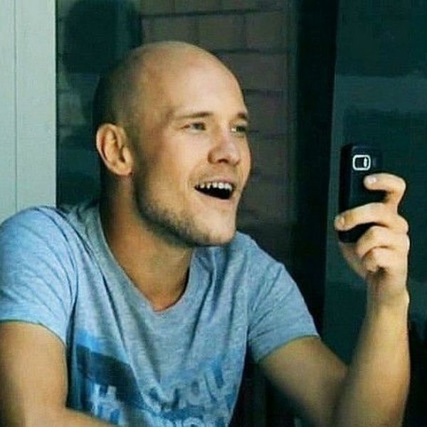 Лысый с камерой из реальных пацанов