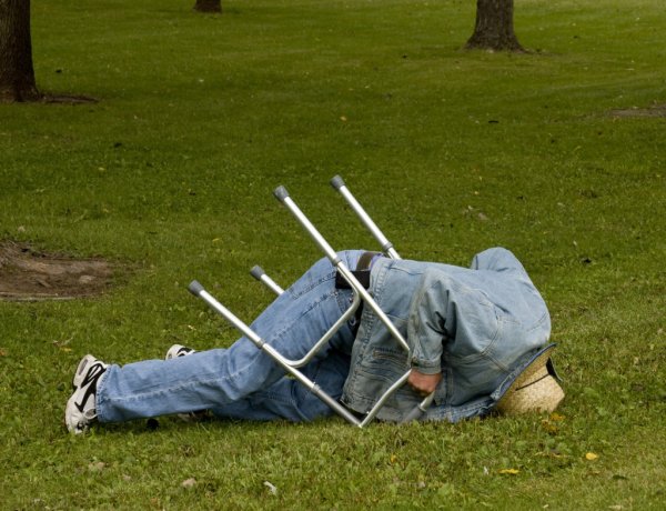 Падение пожилых людей