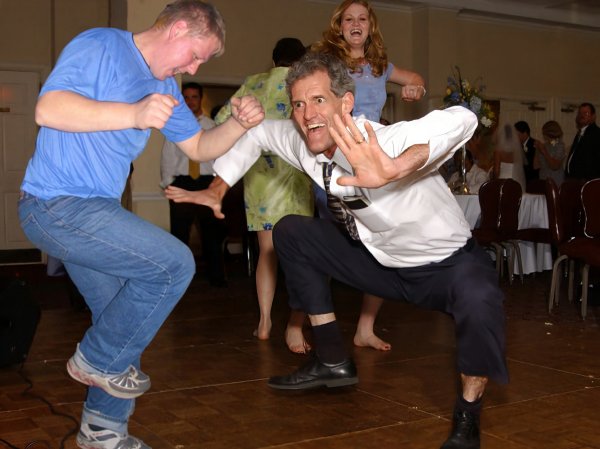 Про танцующего мужика