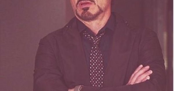 Мем Роберт-Дауни младший закатывает глаза