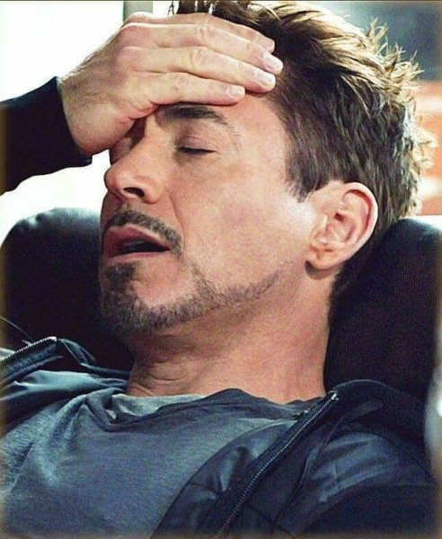 Роберт Дауни младший рукалицо