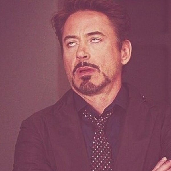 Роберт Дауни младший закатил глаза