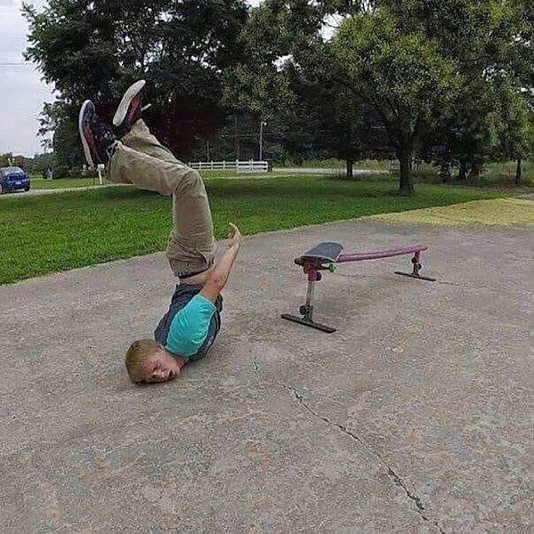 Смешные скейтбордисты