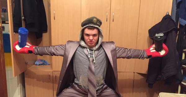 Мужчина с бутылкой