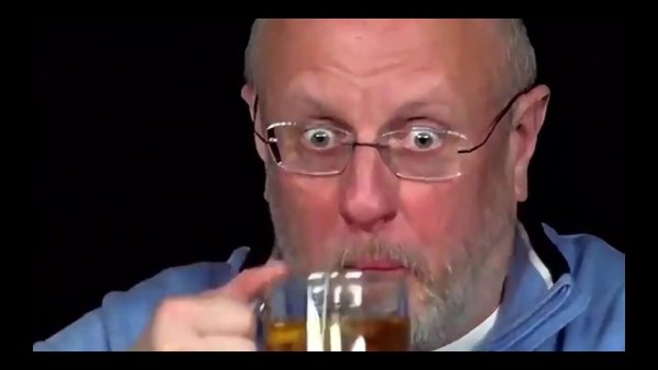 Пучков подавился чаем Мем
