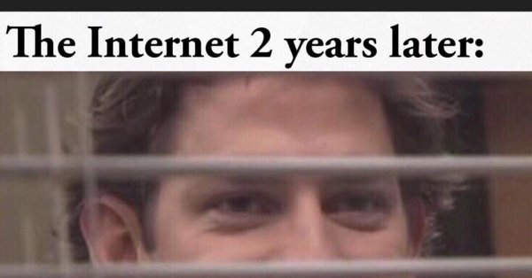 Парень за жалюзи Мем