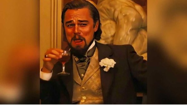 Леонардо ди Каприо Мем с бокалом Джанго