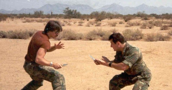 Два человека с ножами Мем