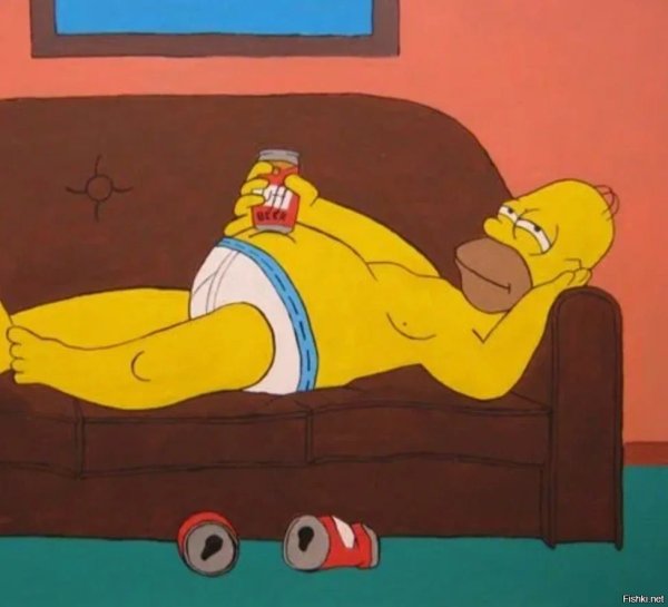 Гомер лежит на диване