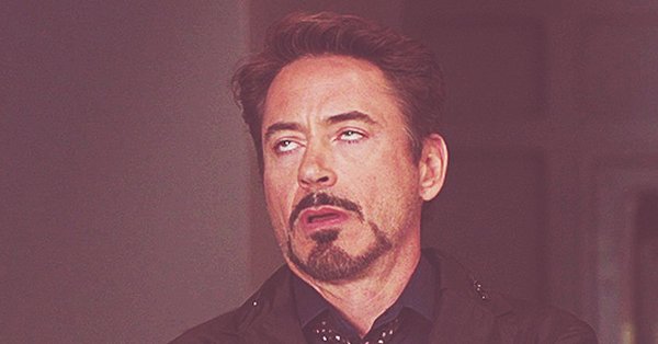 Роберт Дауни младший закатил глаза