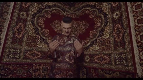 Фотосессия на фоне ковра