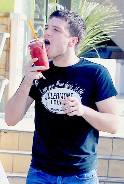 Джош Хатчерсон актер Мем