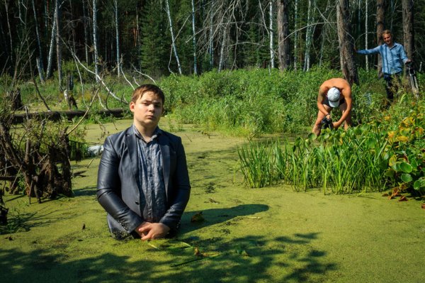 Игорь Назаров школьник в болоте