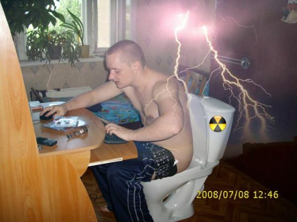 Придурок за компьютером