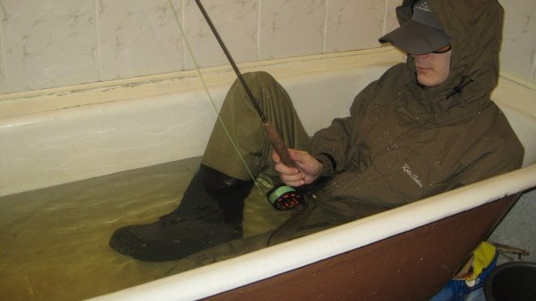 Рыбак в ванной