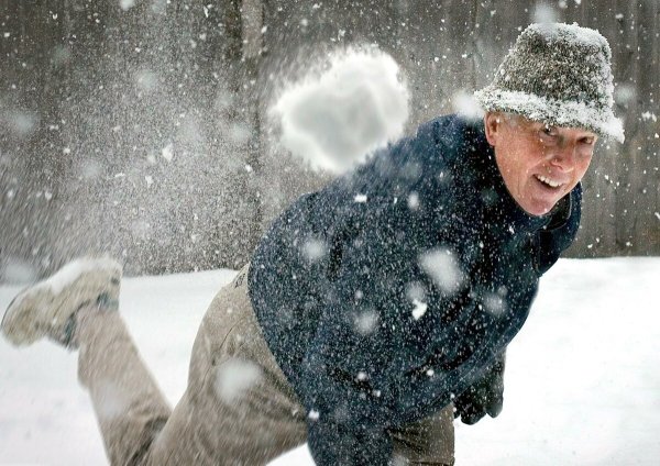 Комок снега