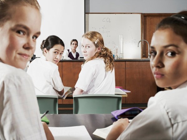 Ученики повернулись