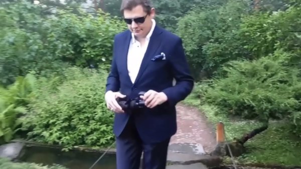 Евгений Понасенков гуляет