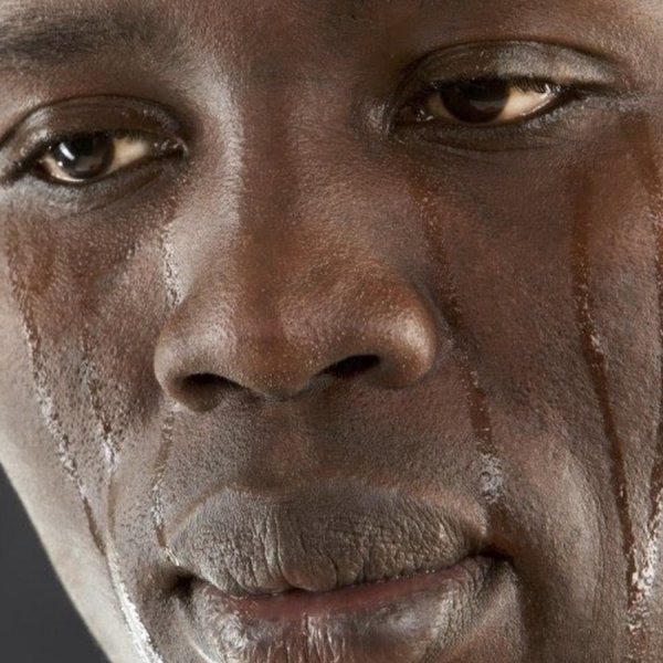 Расстроенный негр