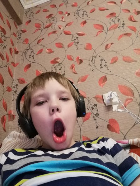 Девочка с открытым ртом Мем