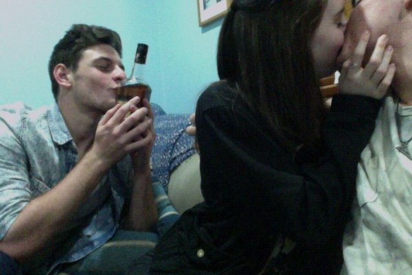 Поцелуй третий лишний