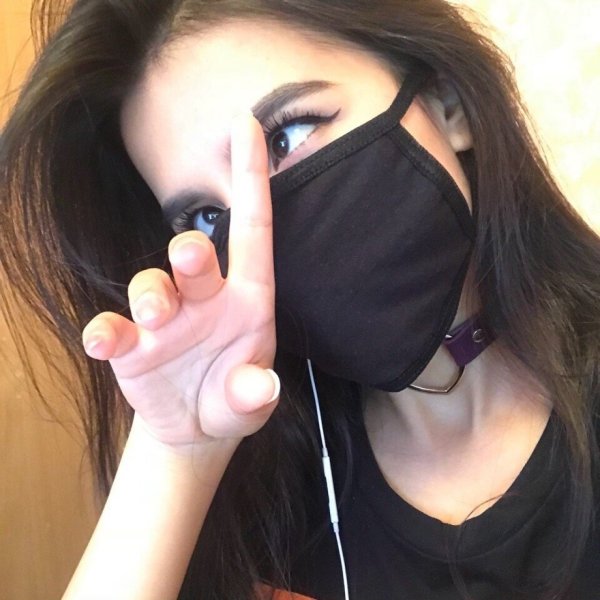 Амина тендерлибае в маске