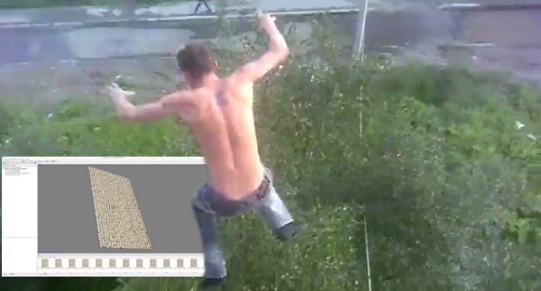 Мужик прыгает с окна