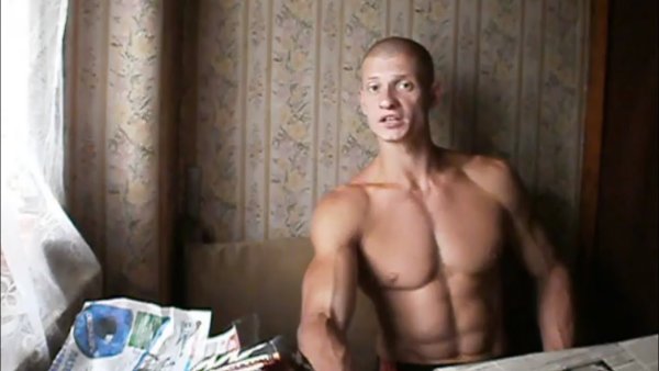 Сергей Симаков идущий к реке