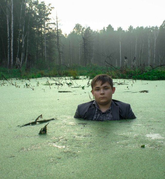 Игорь Назаров фотосессия в болоте