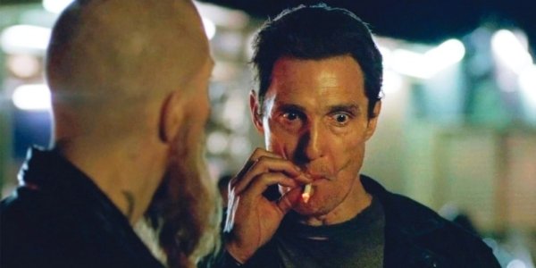 Настоящий детектив Метью Макконахи курит