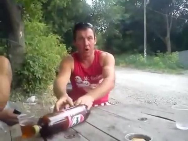 Прилетело полено в голову