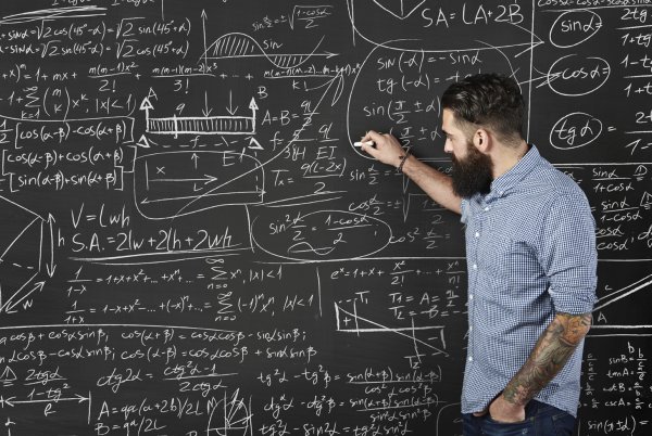 Ученый у доски