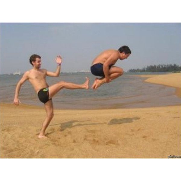 Пинок ногой