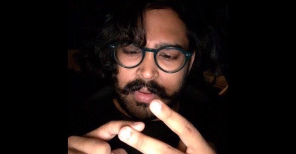 Чел считает по пальцам