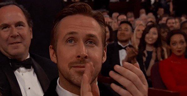 Райан Гослинг хлопает гиф
