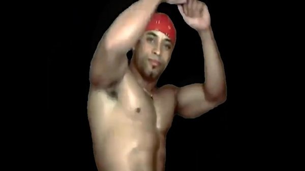 Мужик в красной бандане