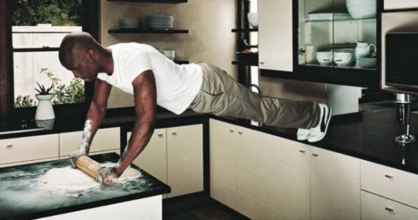 Мужик на кухне