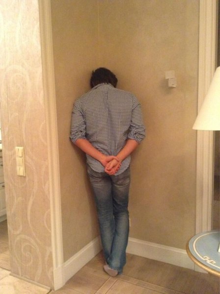 Поставили в угол