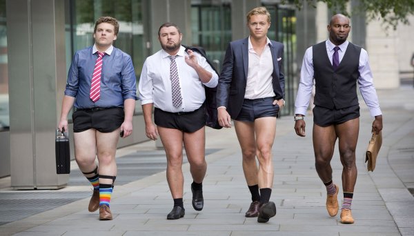 Мужчина в шортах