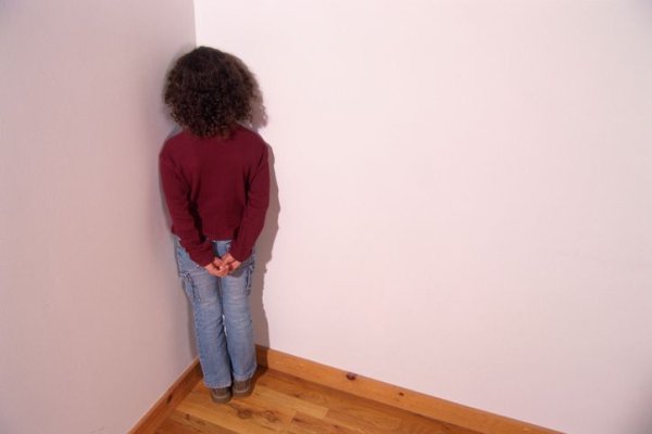 Ребенок в углу