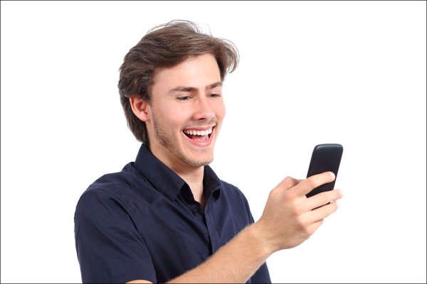 Парень с телефоном