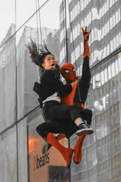 Зендея и том холландчелвек паук