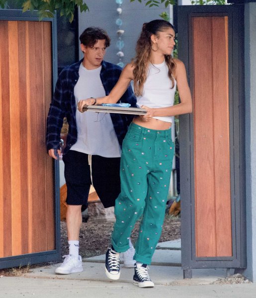 Зендая с парнями