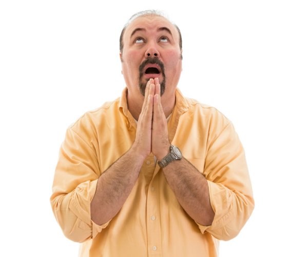 Молится Мем