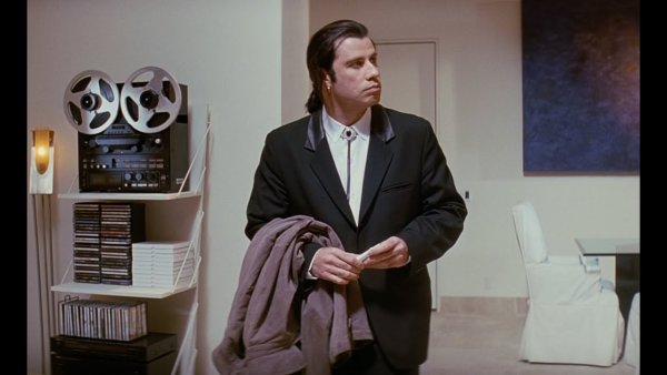 Джон Траволта в замешательстве